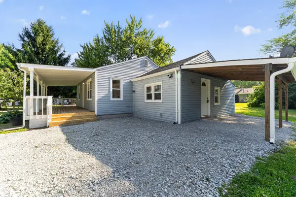 1076 Rita DR, Greenwood, IN 46143