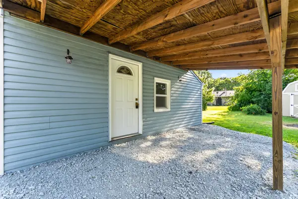 1076 Rita DR, Greenwood, IN 46143