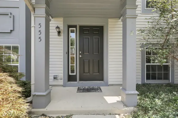 555 Hunters TRL, Greenwood, IN 46142