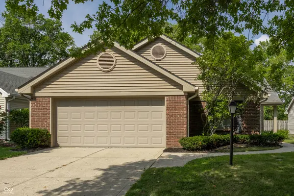 8752 Saddle CT, Indianapolis, IN 46256