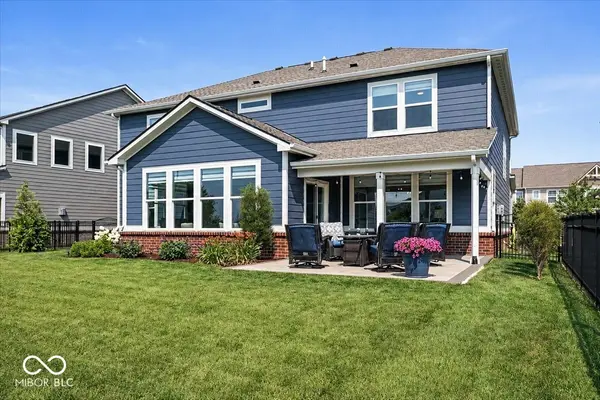 15955 Black Willow LN, Fishers, IN 46040