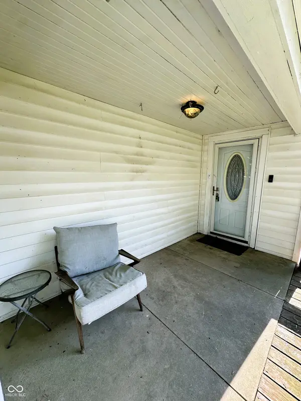 8 N Meridian ST, Roachdale, IN 46172