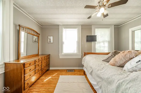 5943 N Wilbur Wright RD, Mooreland, IN 47360