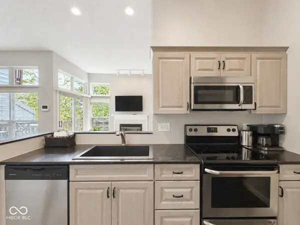 9668 S Bay Pointe CT #77, Bloomington, IN 47401