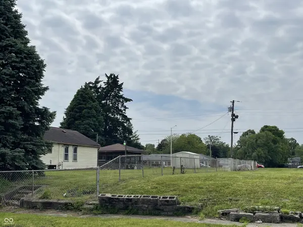 1614 N 4th ST, Terre Haute, IN 47804