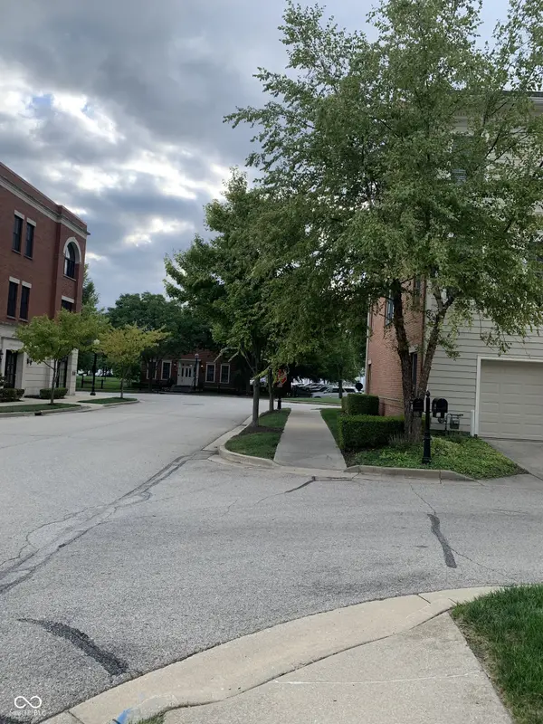 2076 Broughton ST, Carmel, IN 46032