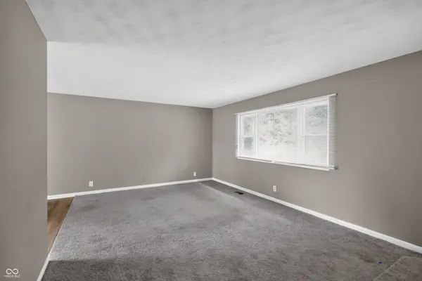 5636 Laurel Hall DR, Indianapolis, IN 46226