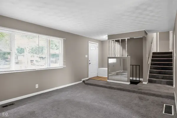 5636 Laurel Hall DR, Indianapolis, IN 46226