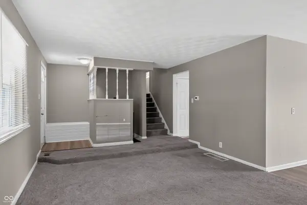 5636 Laurel Hall DR, Indianapolis, IN 46226