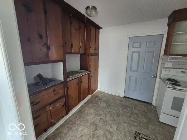 8203 E 48th ST, Indianapolis, IN 46226