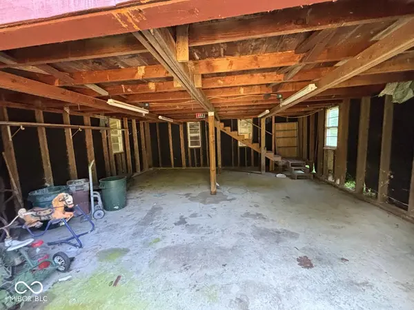 7601 W Cornbread RD, Yorktown, IN 47396