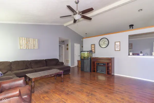 101 Canterbury RD, Pendleton, IN 46064