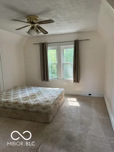 5685 Darwin RD, West Terre Haute, IN 47885