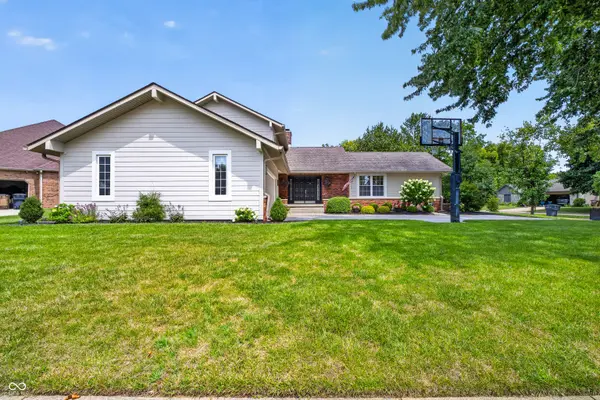 3721 Oriole DR, Columbus, IN 47203
