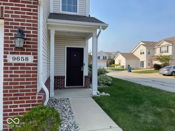 9658 Calamus DR, Noblesville, IN 46060