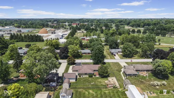 885 Broadway North DR, Plainfield, IN 46168