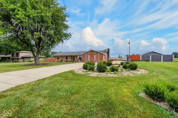 7420 W Sacramento DR, Greenfield, IN 46140