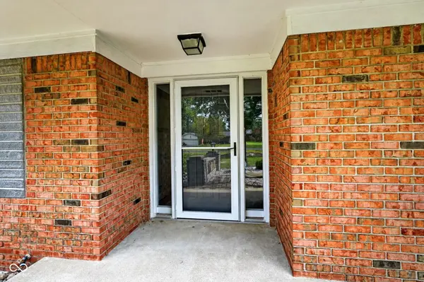 7420 W Sacramento DR, Greenfield, IN 46140