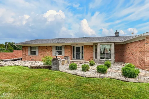7420 W Sacramento DR, Greenfield, IN 46140