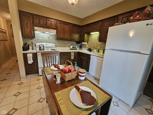 7534 Carolling WAY, Indianapolis, IN 46237