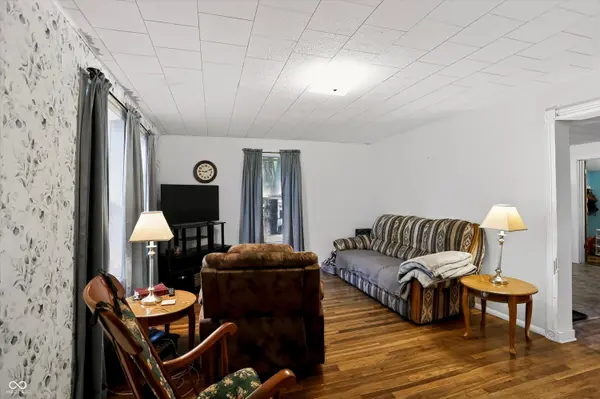 7604 N 1200 E, Shirley, IN 47384