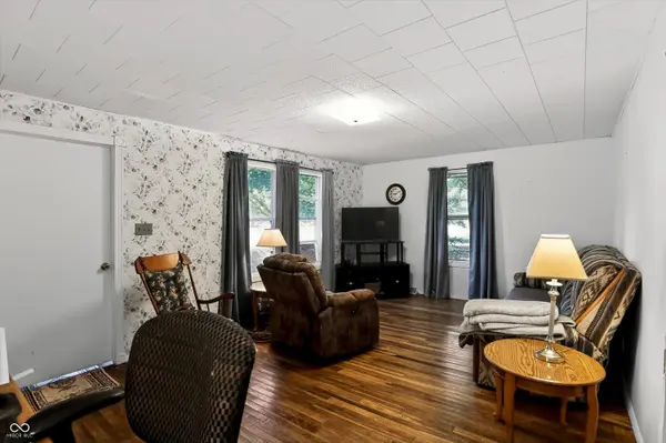 7604 N 1200 E, Shirley, IN 47384