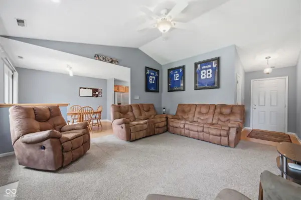 1033 Berwyn RD, Whiteland, IN 46184