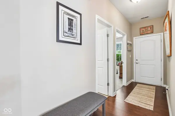 425 Dylan DR, Avon, IN 46123