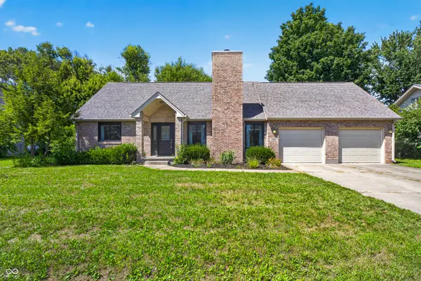 1966 Broadmoor LN, Columbus, IN 47203