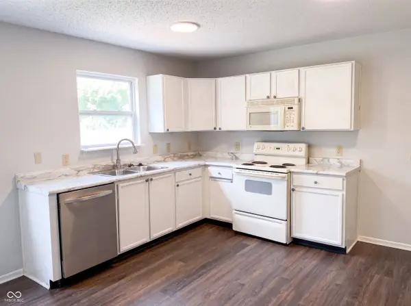 953 Balto DR, Shelbyville, IN 46176