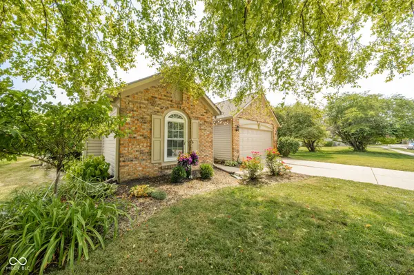 6279 Briargate DR, Zionsville, IN 46077