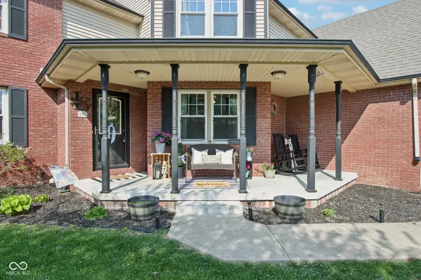 1694 Williamsburg LN, Franklin, IN 46131
