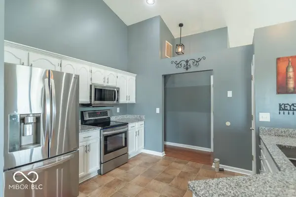 274 Pineview DR, Mooresville, IN 46158