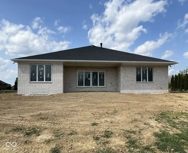 5421 Camden LN, Greenwood, IN 46143