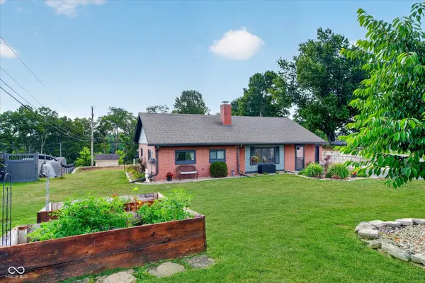 1277 Mount Pleasant East ST, Greenwood, IN 46142