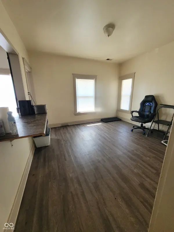 4 Waltham ST, Hammond, IN 46320