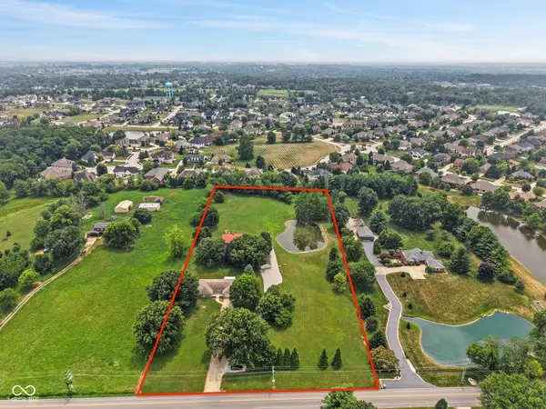 5255 W Stones Crossing RD, Greenwood, IN 46143