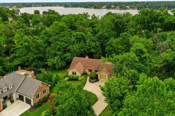 8537 Helmsman CIR, Indianapolis, IN 46256