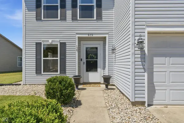 640 Streamside DR, Greenfield, IN 46140