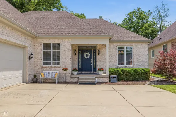 879 Nottinghill CT, Avon, IN 46123