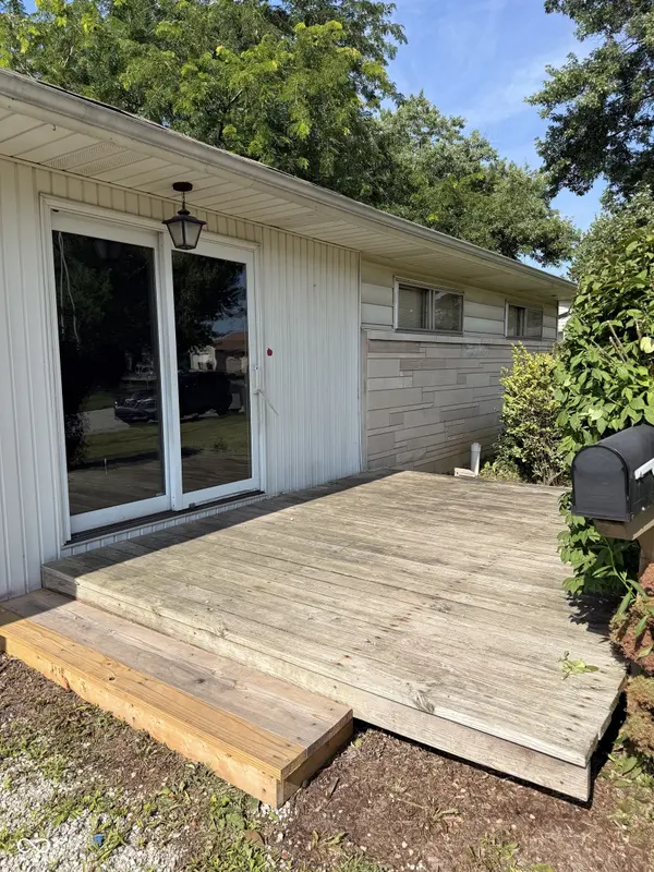 2173 Newcomer LN, Beech Grove, IN 46107