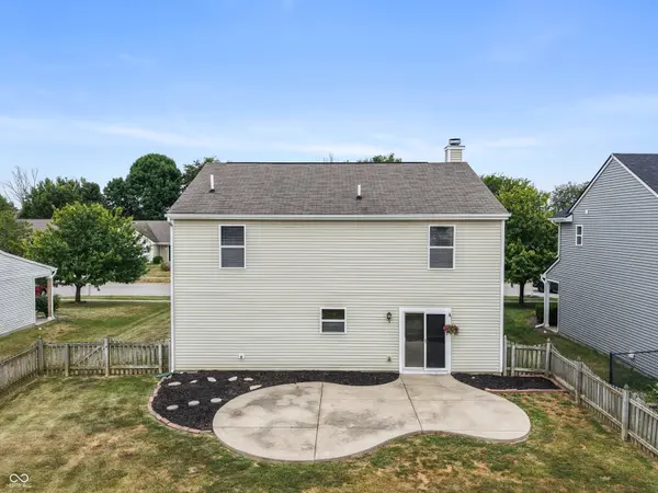2917 Limber Pine DR, Whiteland, IN 46184