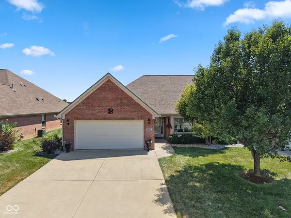 4821 W Harrisburg CT, New Palestine, IN 46163