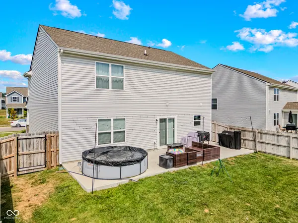 3983 Winston, Columbus, IN 47201