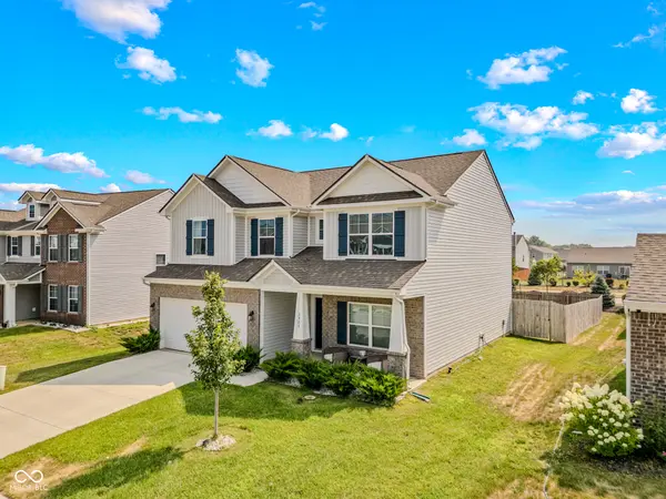 3983 Winston, Columbus, IN 47201