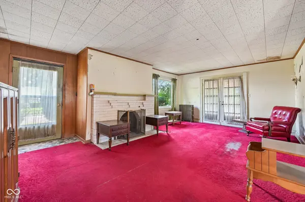 327 E 37th ST, Anderson, IN 46013