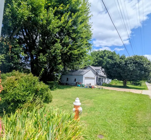 2940 W Country Club RD, Connersville, IN 47331