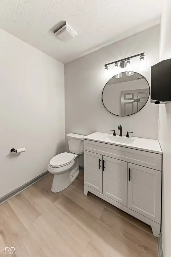 130 Fairway Lakes DR #Suite C, Franklin, IN 46131