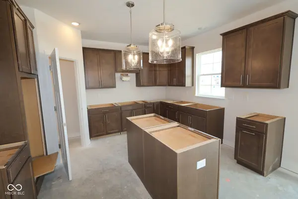 9893 Slater DR, Mccordsville, IN 46055
