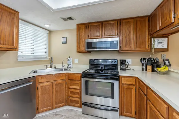 101 Lookout Ridge DR, Columbus, IN 47201